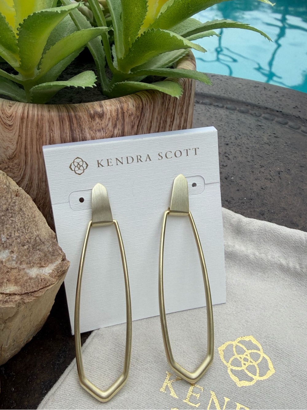 NWT KENDRA SCOTT Earrings - Beautiful Designer - Classic - Boho Earrings